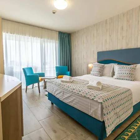 Riviera فندق 3*