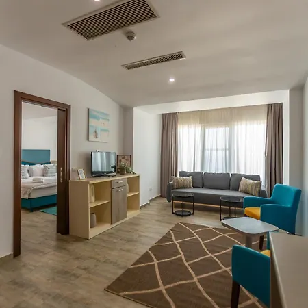 Riviera فندق
