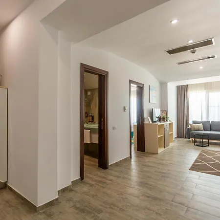 Riviera 3*