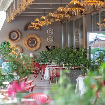 Hotell Riviera 3*