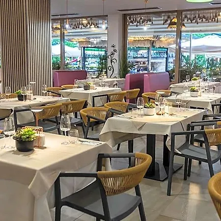 Riviera 3*